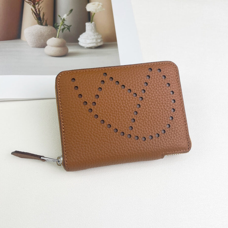 HM SILK'IN HOLED SHORT WALLET 11.5 BROWN GRAINED CALFSKIN | Studio Nafay