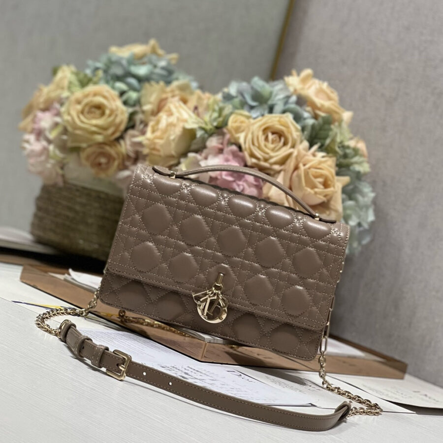 MISS CD 24CM DARK BROWN LAMBSKIN | Studio Nafay