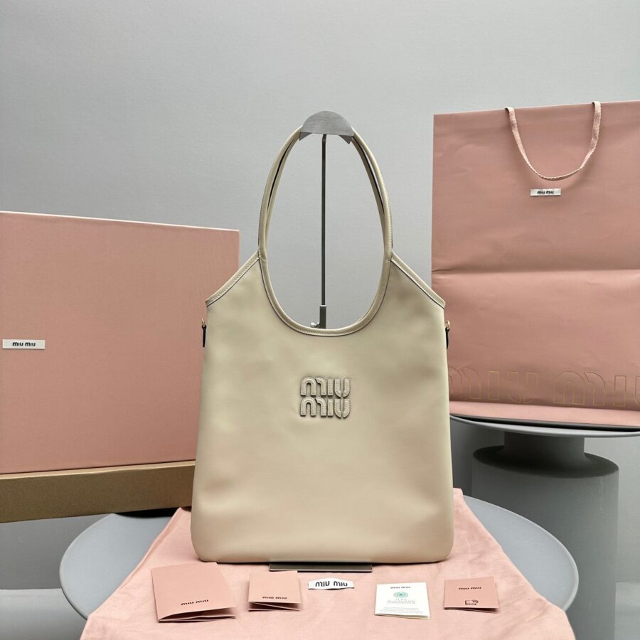 HOBO 40 TOTE IN BEIGE CALFSKIN | Studio Nafay