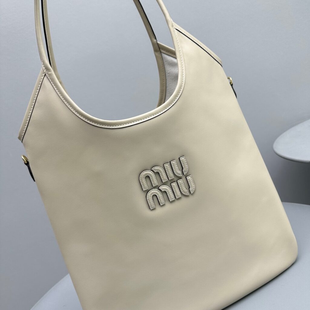 HOBO 40 TOTE IN BEIGE CALFSKIN - Product Image 2