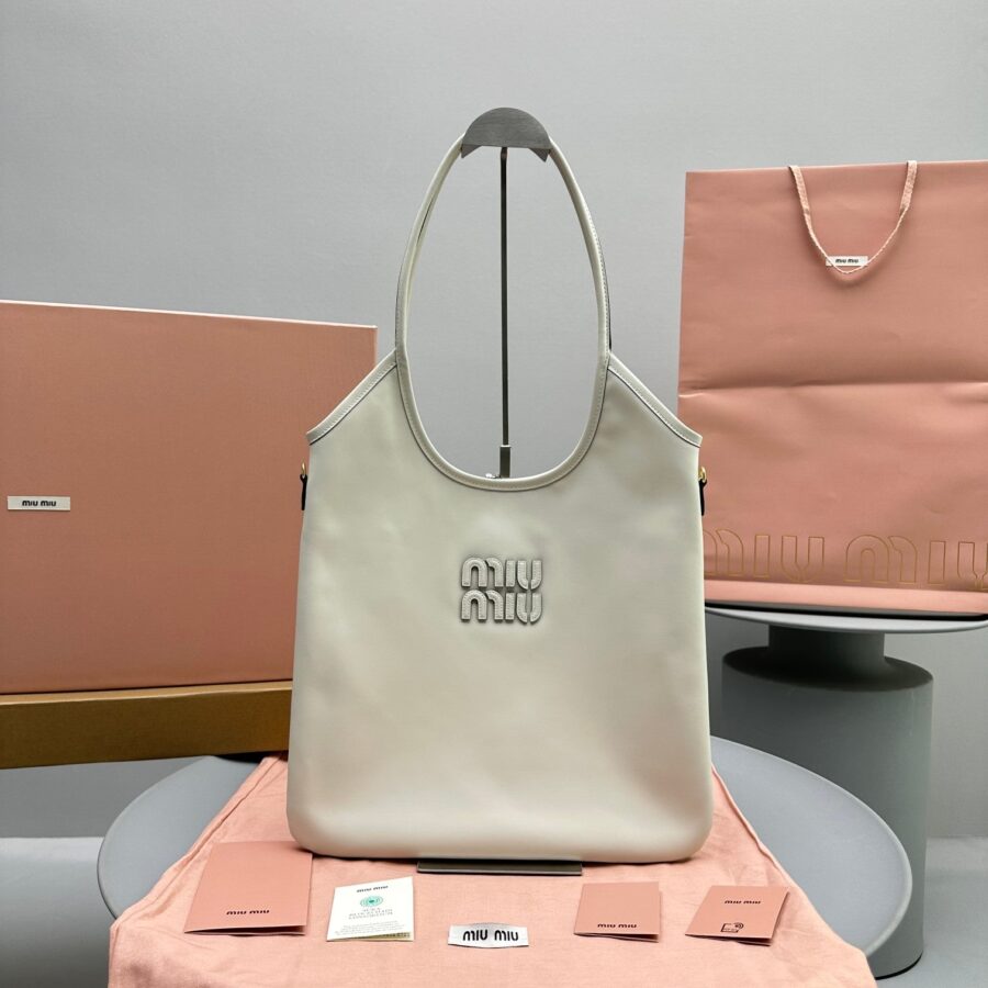 HOBO 40 TOTE IN WHITE CALFSKIN | Studio Nafay
