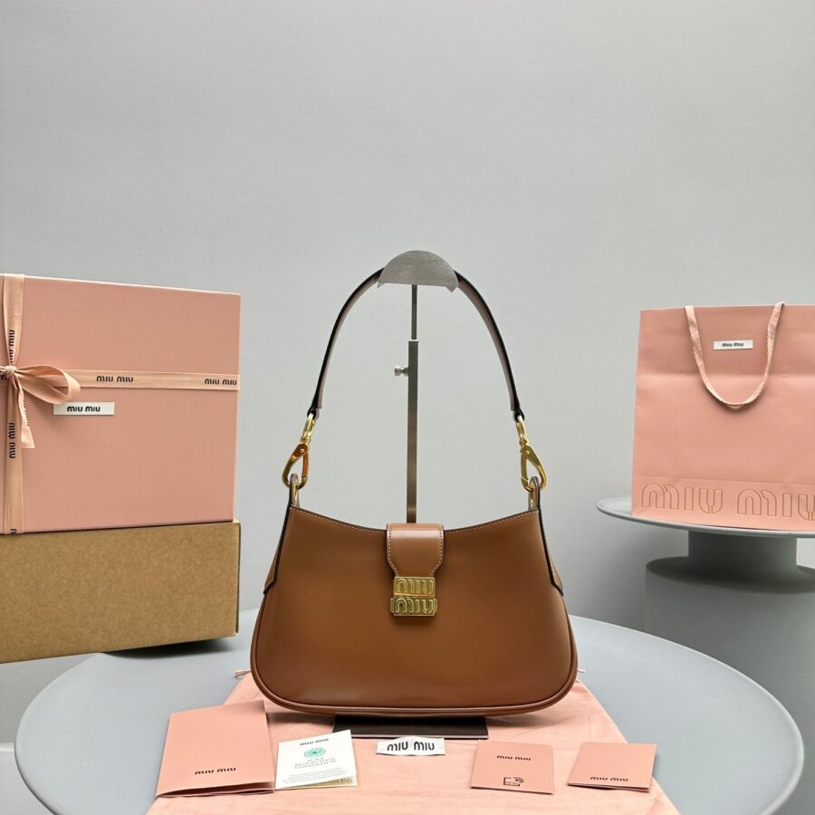 HOBO 28 CITY SHOUDER BAG IN CINNAMON BROWN CALFSKIN | Studio Nafay