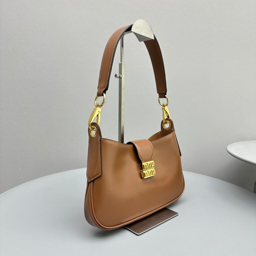 HOBO 28 CITY SHOUDER BAG IN CINNAMON BROWN CALFSKIN - Product Image 2