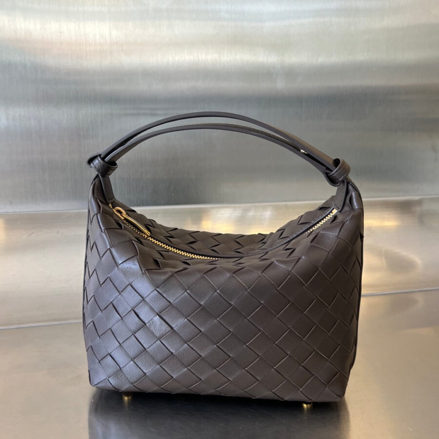WALLACE 22 BAG CHOCOLATE CALFSKIN | Studio Nafay