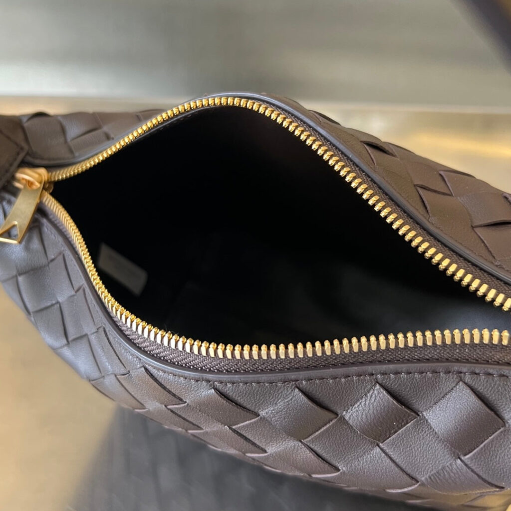 WALLACE 22 BAG CHOCOLATE CALFSKIN - Product Image 2