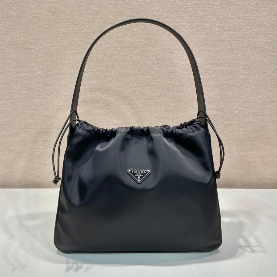 LARGE DRAWSTRING BAG 37 IN BLACK RE-NYLON | Studio Nafay
