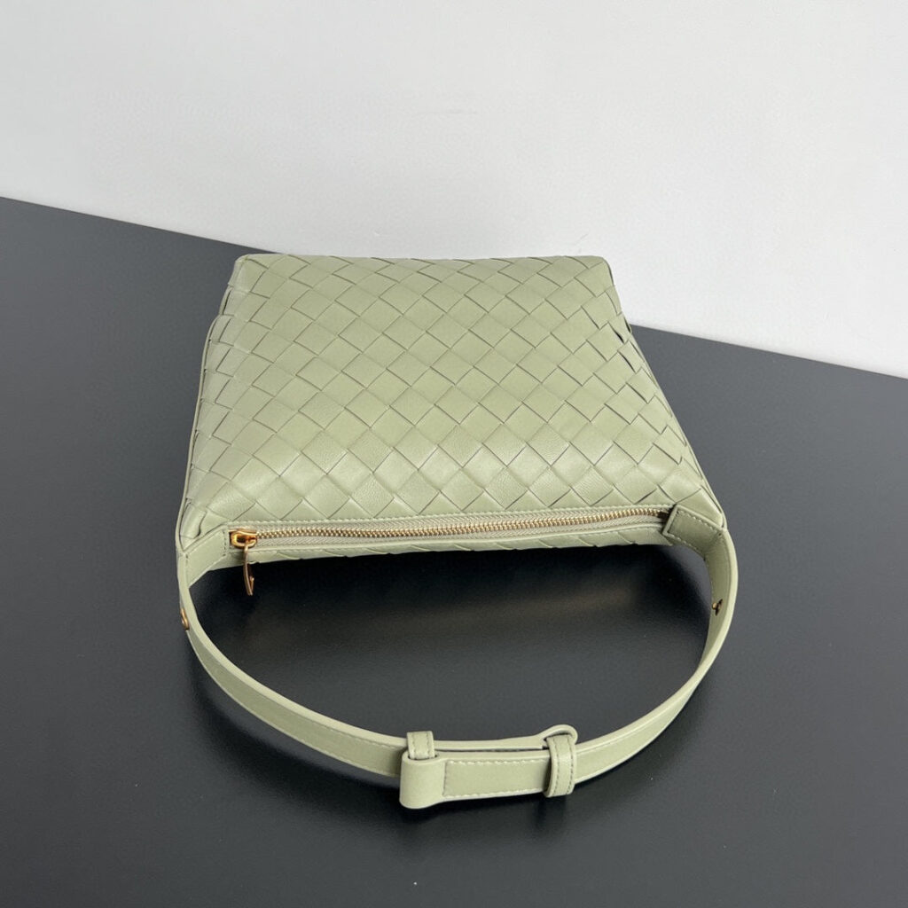 WALLACE 22 BAG LIGHT GREEN CALFSKIN - Product Image 2