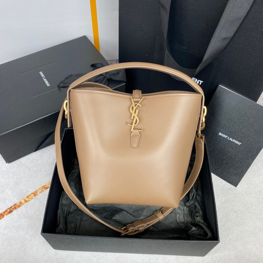 le 37 small 17cm dark beige shiny calfskin | Studio Nafay