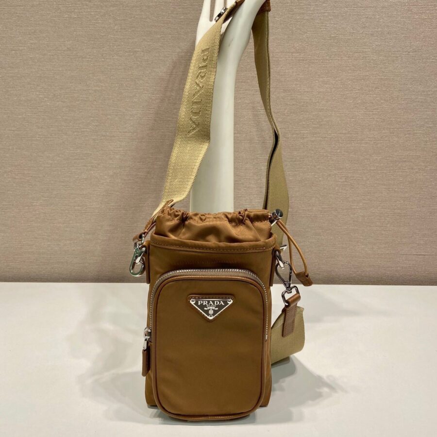 PHONE BAG 18 IN SEPIA BROWN RE-NYLON | Studio Nafay