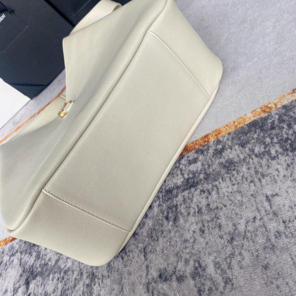 le 5a7 large 30cm white calfskin - Product Image 2