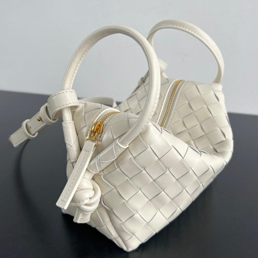 BV Loop Top Handle 19cm Cream Lambskin - Product Image 2
