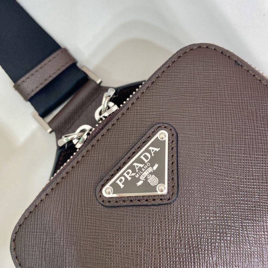 CHEST BAG 20 IN CHOCOLATE SAFFIANO LEATHER | Studio Nafay