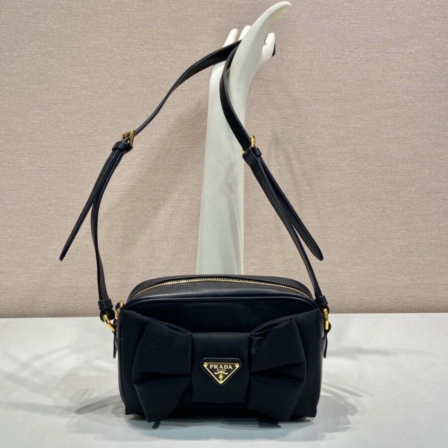 BOW BAG 18 IN BLACK RE-NYLON AND LAMBSKIN | Studio Nafay