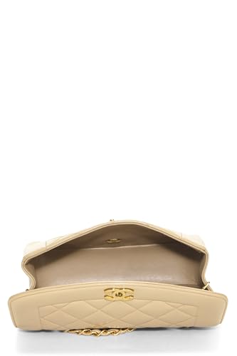 Chl, Beige Quilted lambskin Classic Flap Small, Beige | Studio Nafay