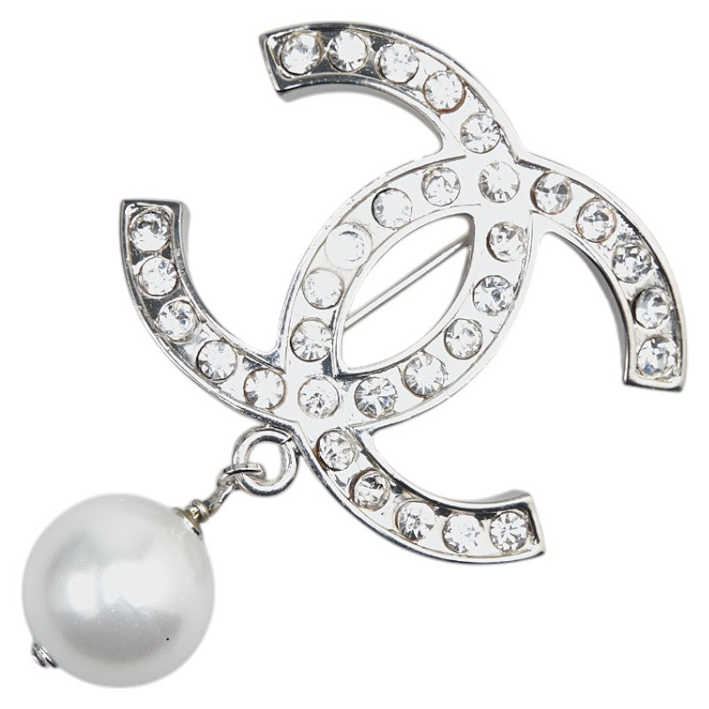 Chanel Metal Coco Mark Faux Pearl Brooch 07V Classic Flap Tote | Studio Nafay