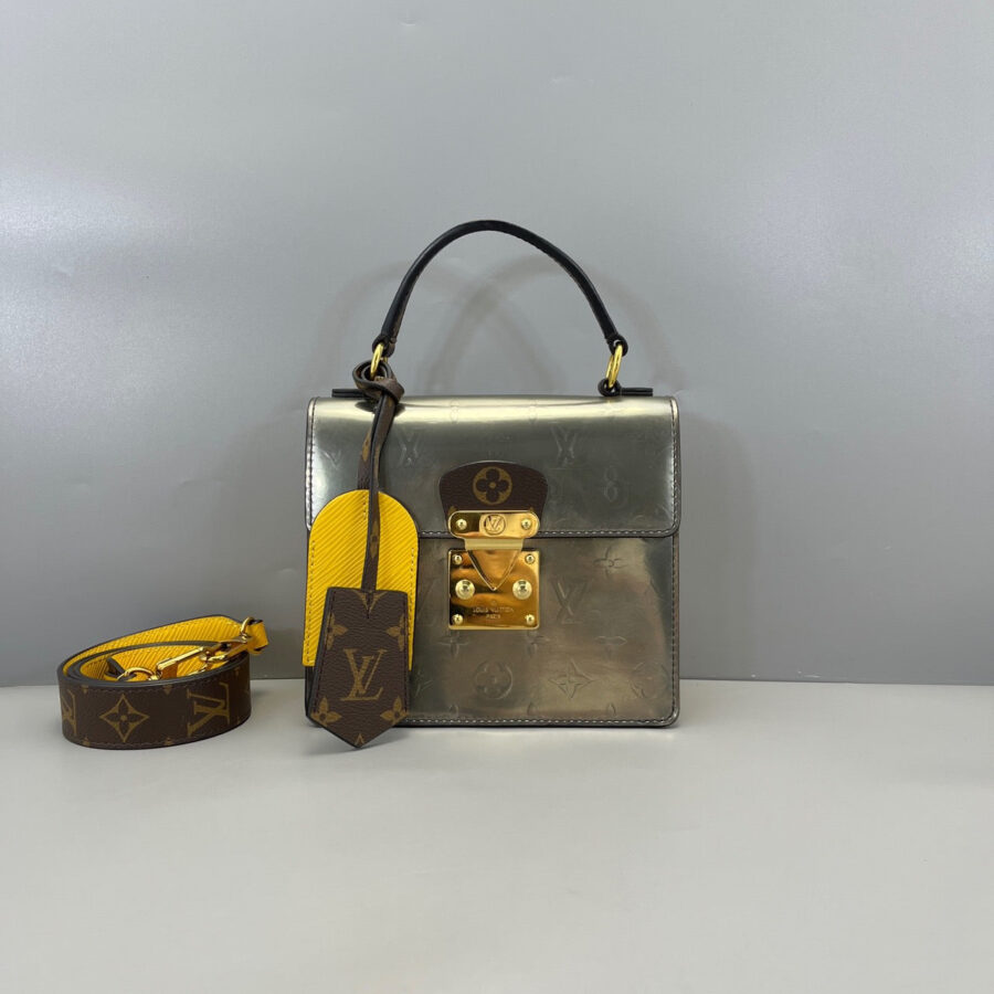 LOUIS VUITTONShoulder Bag | Studio Nafay