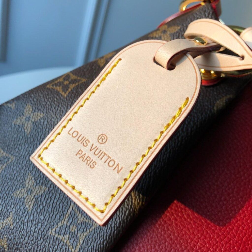 Louis Vuitton V TOTE MM - Product Image 2
