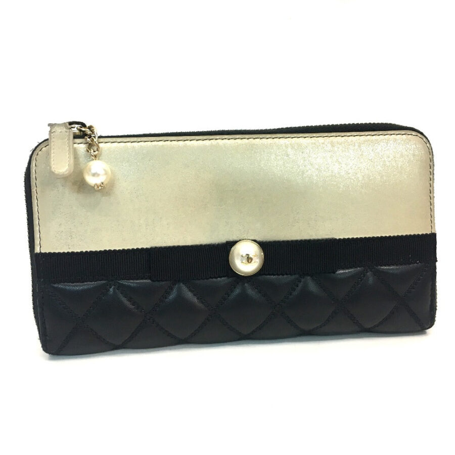 Chanel 30 Lambskin Black Handbag | Studio Nafay