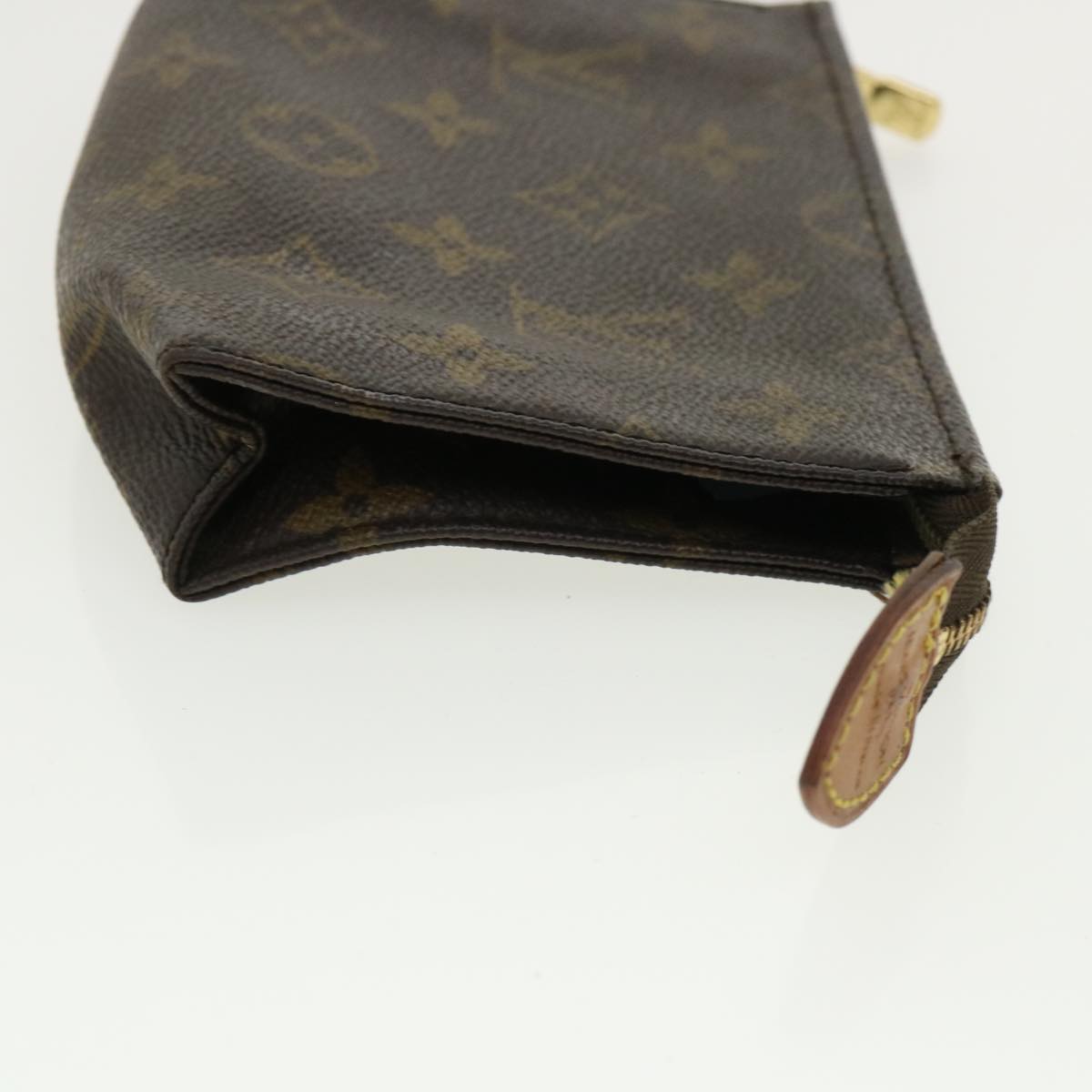 LOUIS VUITTON Monogram Poche Toilette 15 Pouch LV Auth 33831