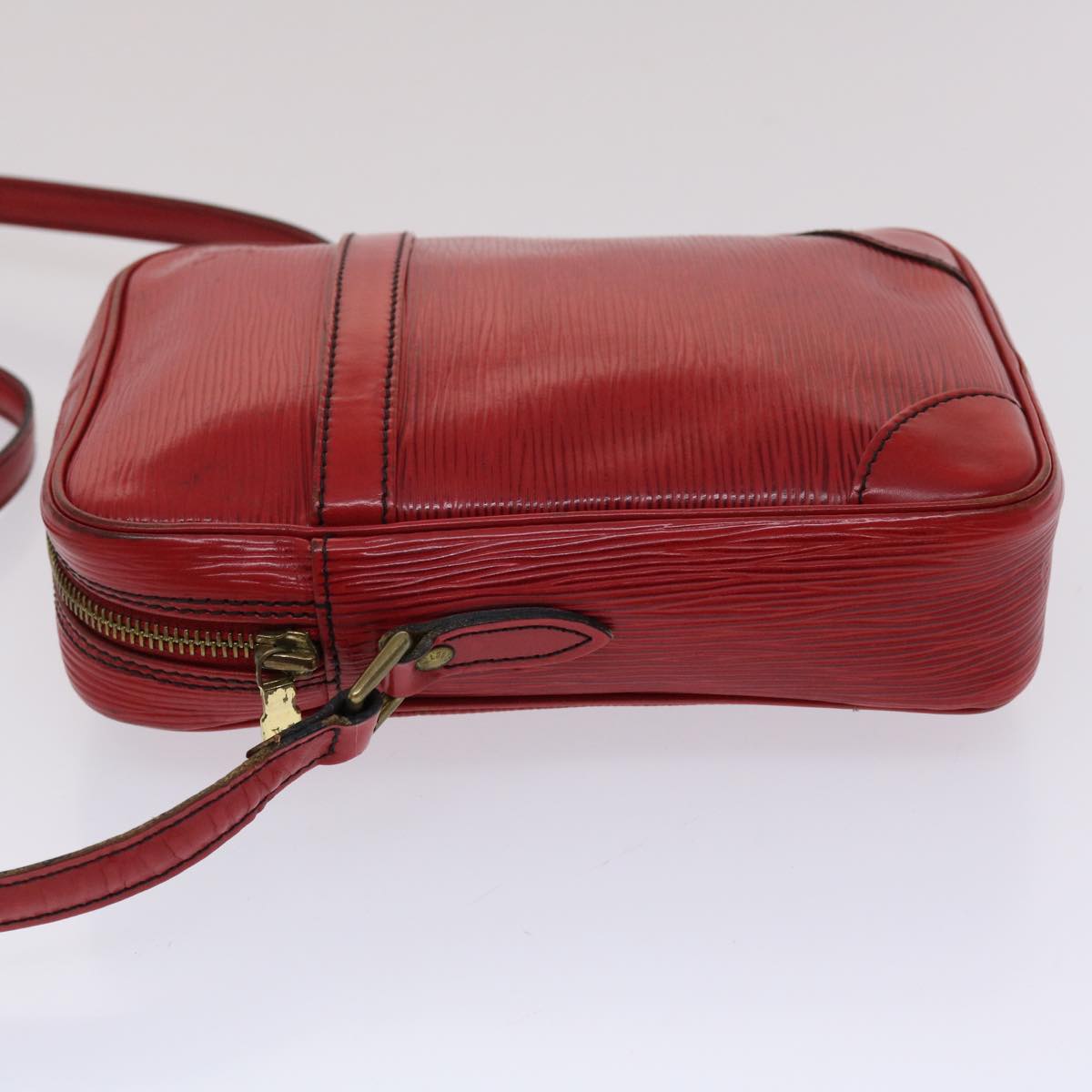 LOUIS VUITTON Epi Danube Shoulder Bag Red LV