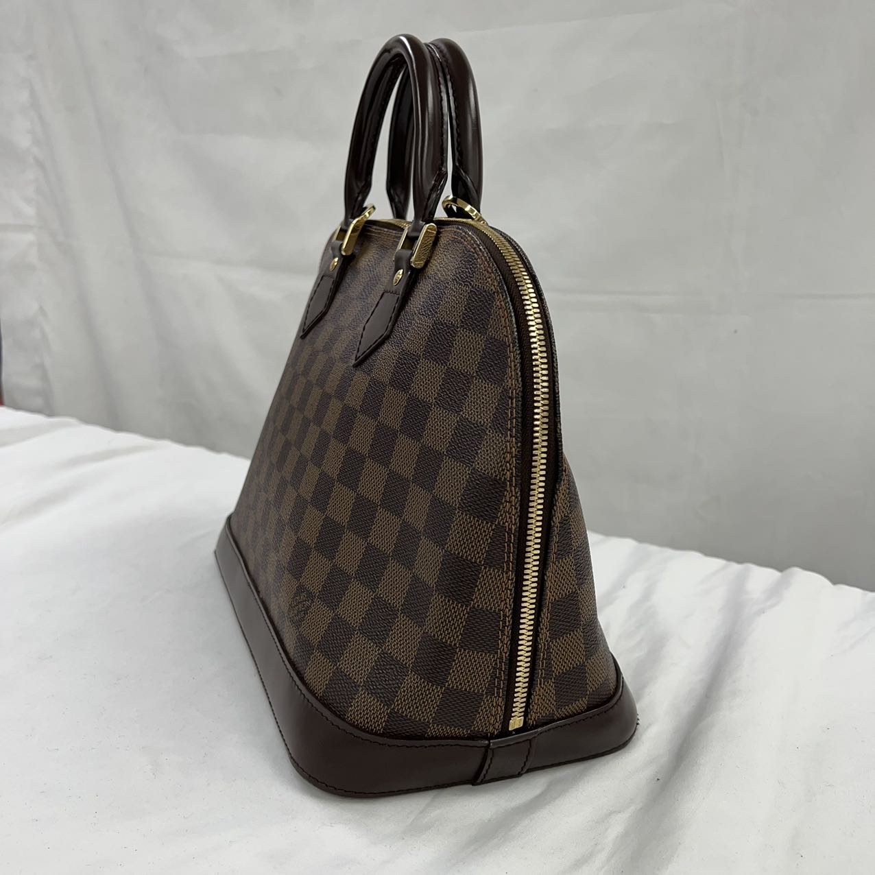 LOUIS VUITTONArma Ebene Damier Bag