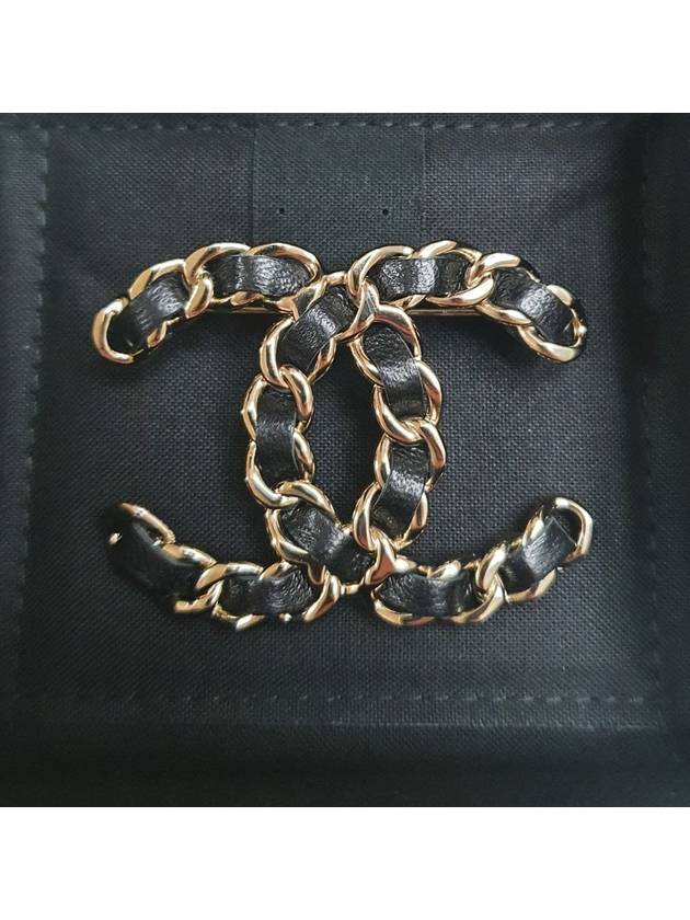 CC Logo Chain Metal Brooch Black Chanel