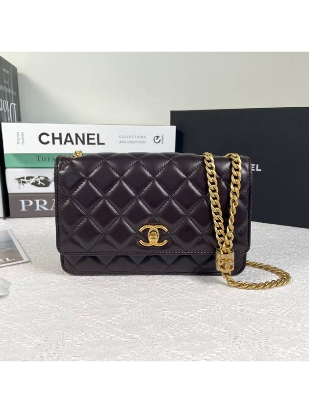 CC Logo Chain Lambskin Cross Bag Navy Chanel