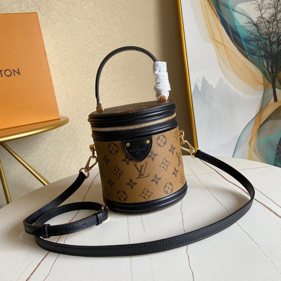 Designer Handbags Louis Vuitton 156 | Studio Nafay