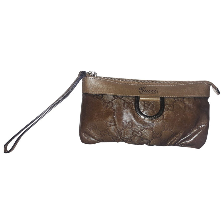 Gucci beige patent leather clutch bag | Studio Nafay