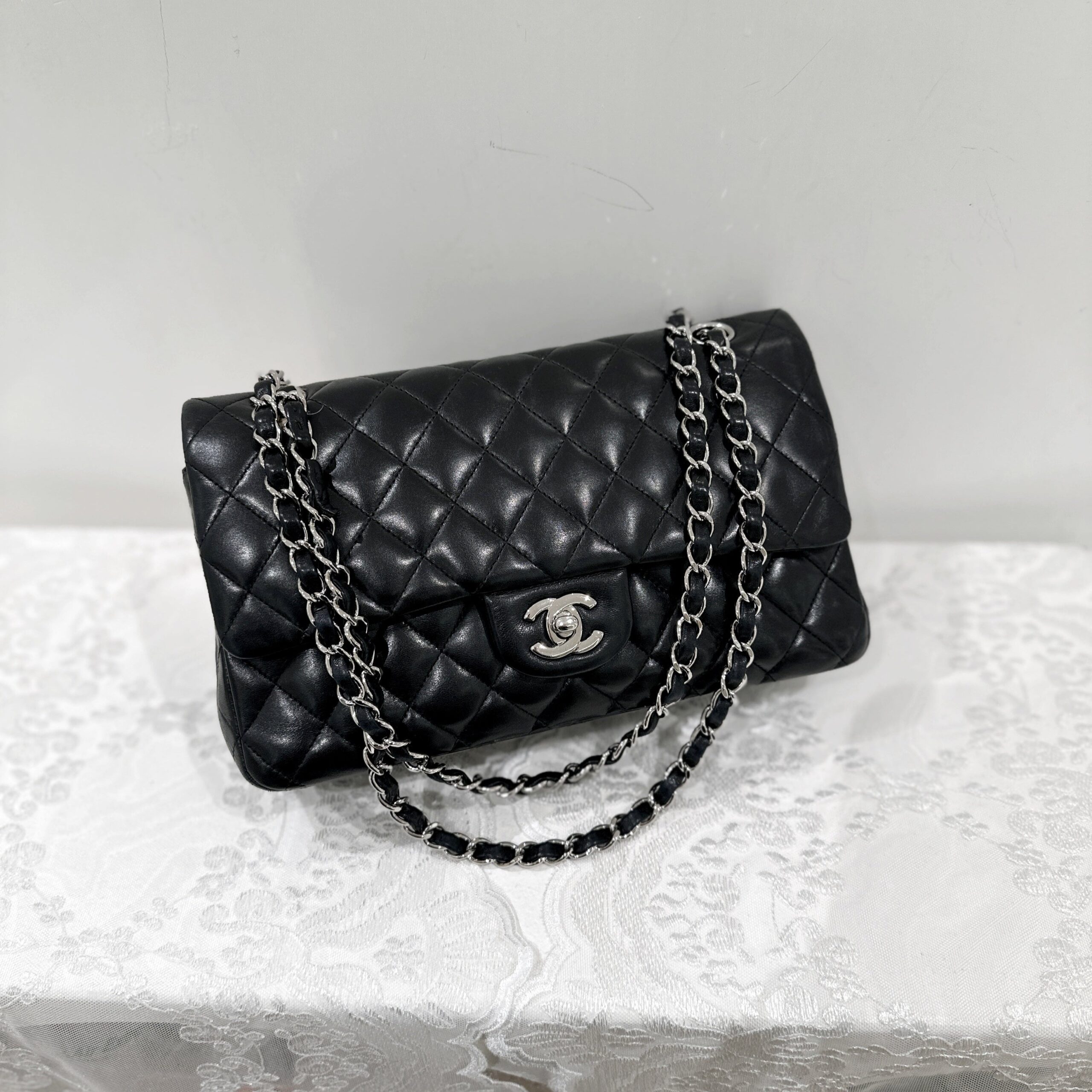 Chanel Lambskin Class Flap 25 ????