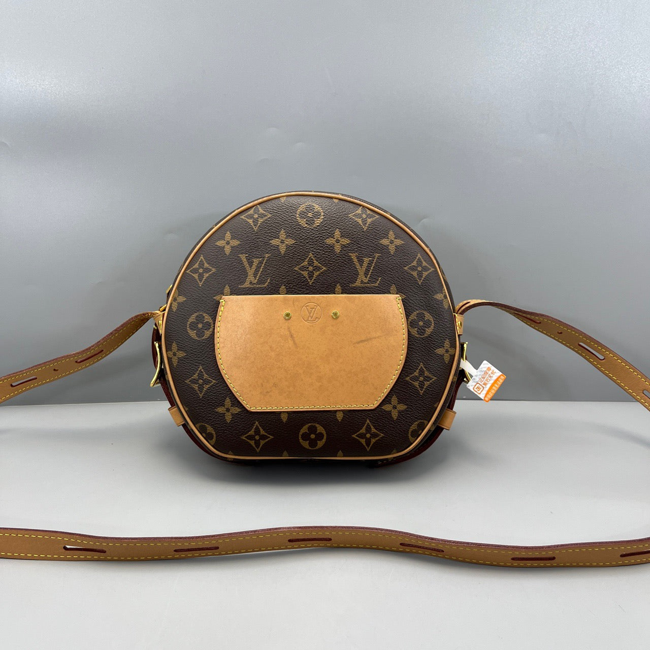 LOUIS VUITTONShoulder Bag