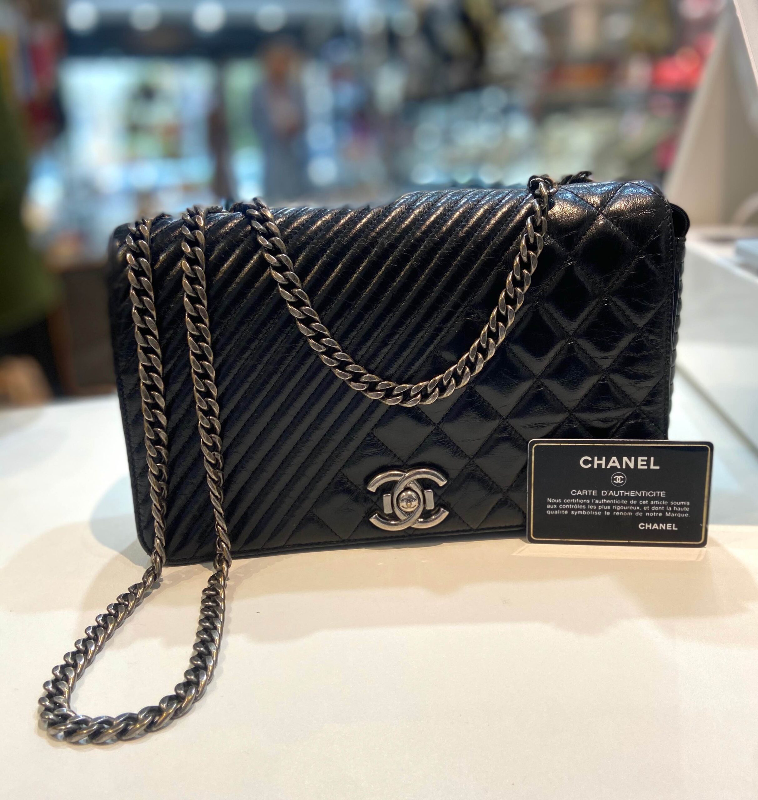 CHANEL MEDIUM FLAP BLACK LEATHER BAG