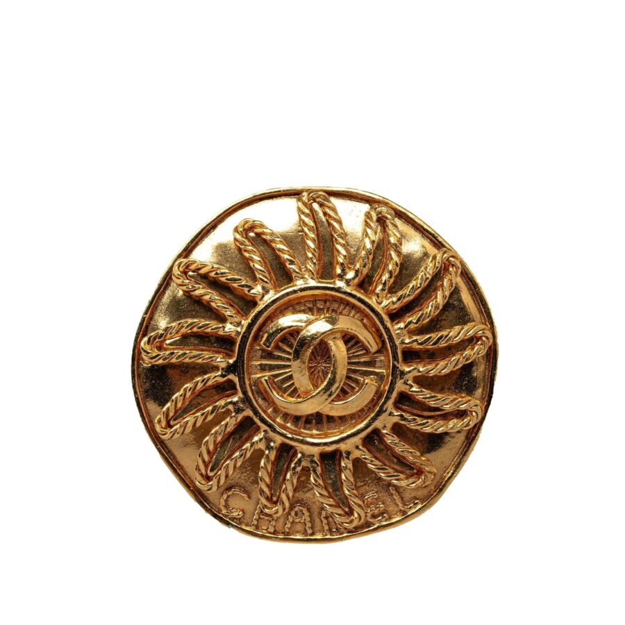 Chanel CC Brooch Handbag | Studio Nafay