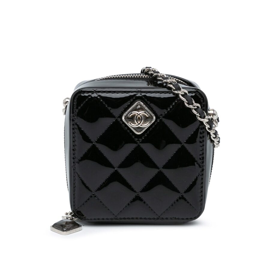 Chanel CC Quilted Patent Clutch With Chain | Studio Nafay