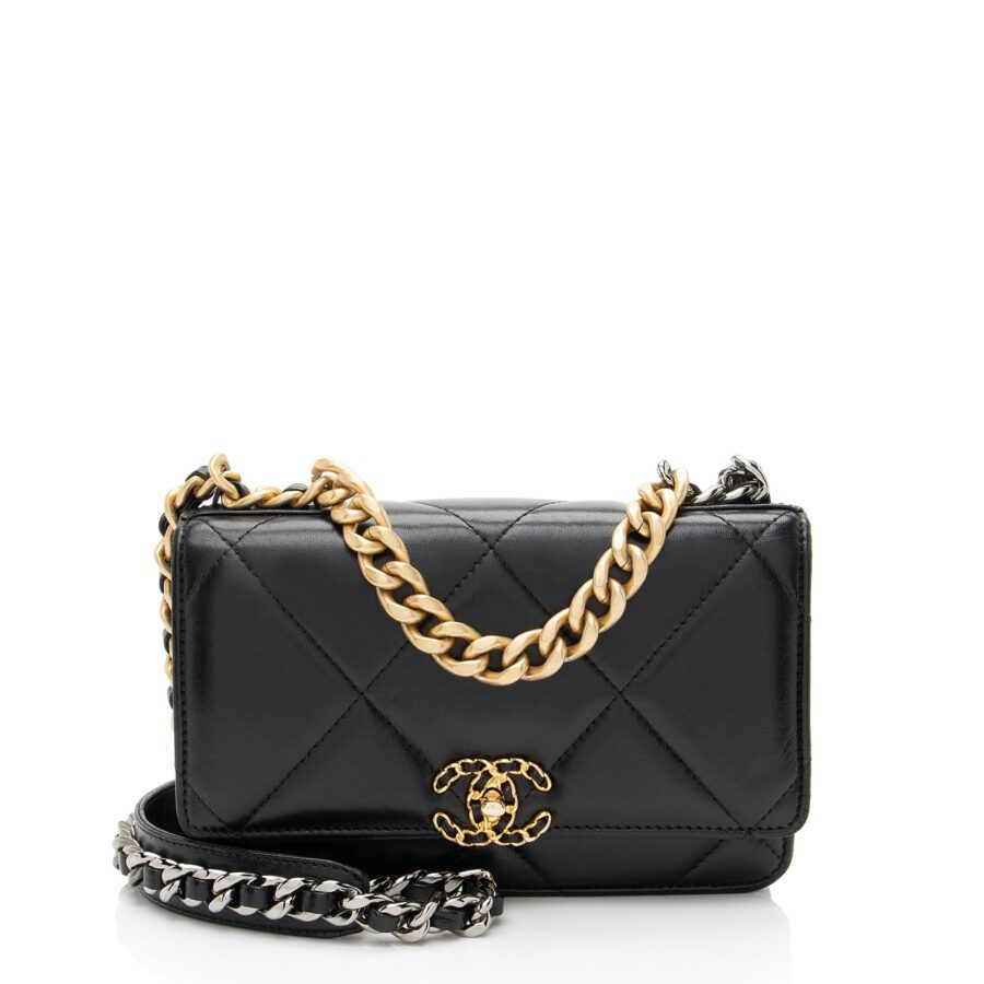 Chanel Lambskin 19 Wallet on Chain | Studio Nafay