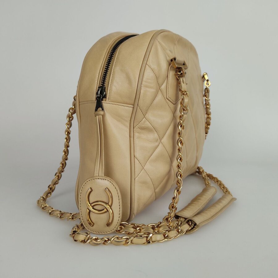 CHANEL Chanel Chanel shoulder bag in beige matelasse leather from the 80s | Studio Nafay
