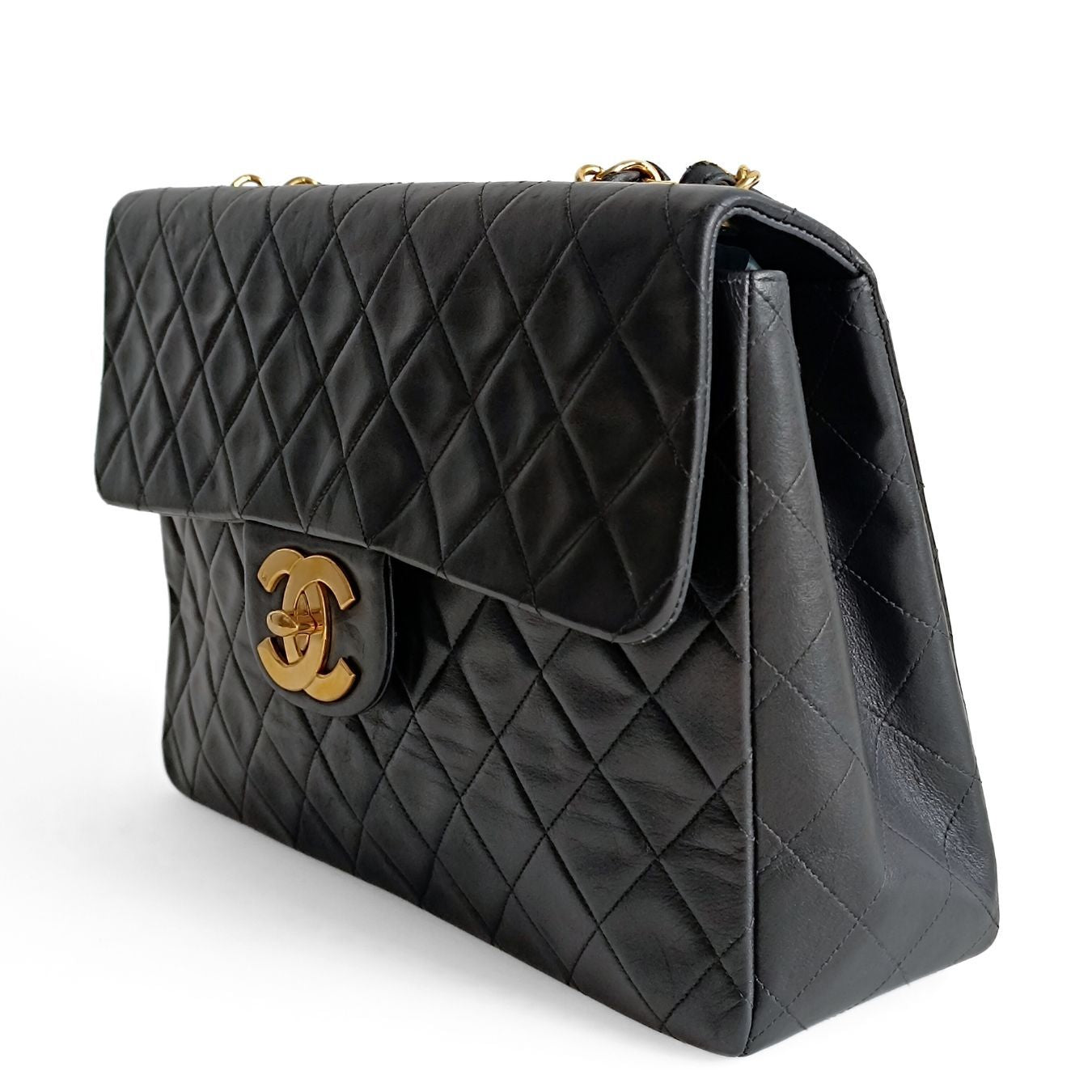Chanel borsa a tracolla Dekamatrasse Maxi in pelle nera - Product Image 2
