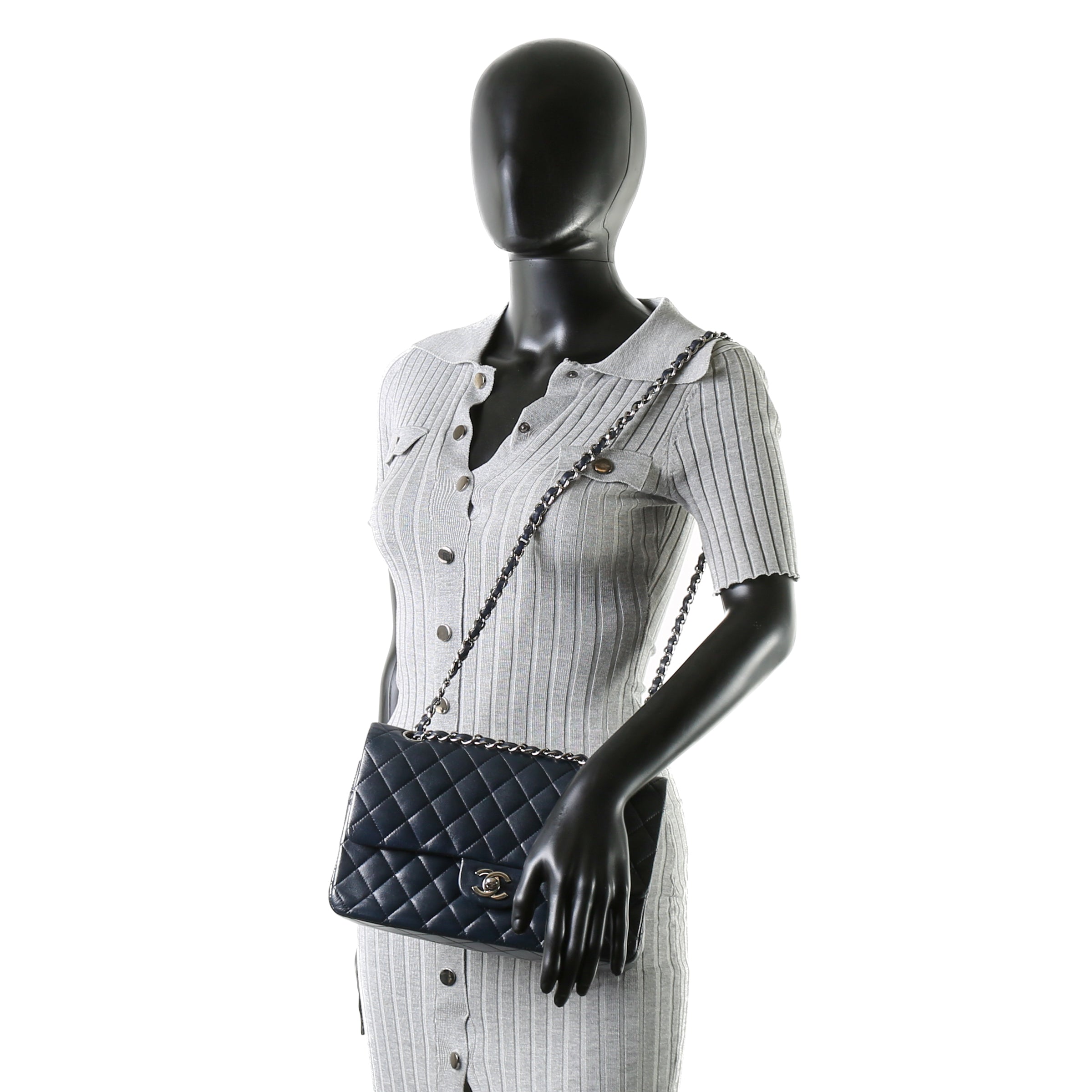 CHANEL Classic Quilted Double Flap Medium – Navy