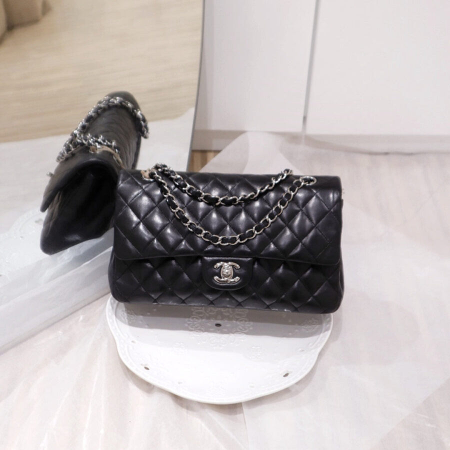 Chanel Lambskin Class Flap 25 ???? | Studio Nafay