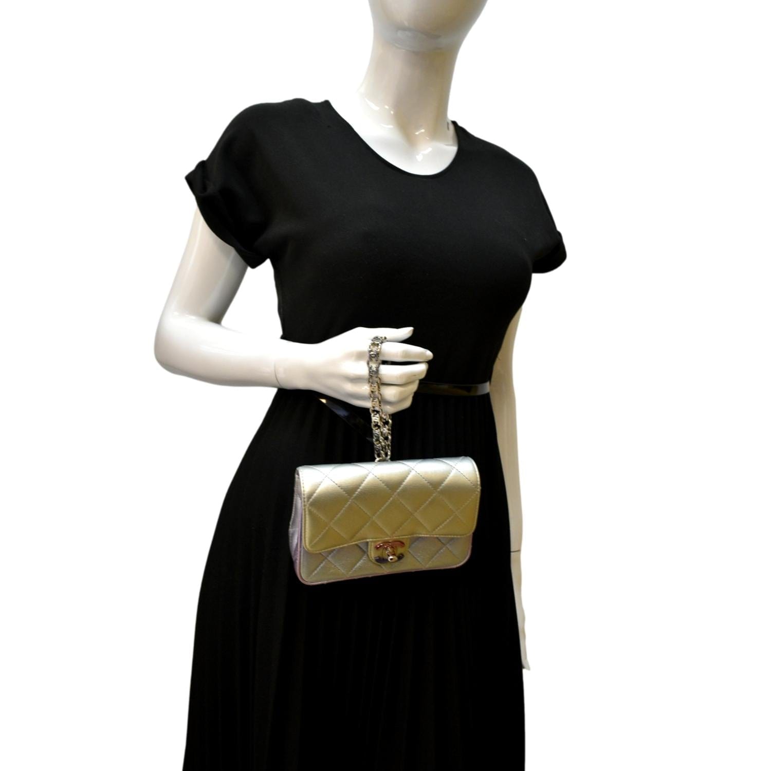 Chanel Gradient Metallic Quilted Calfskin Leather Clutch Bag Silver