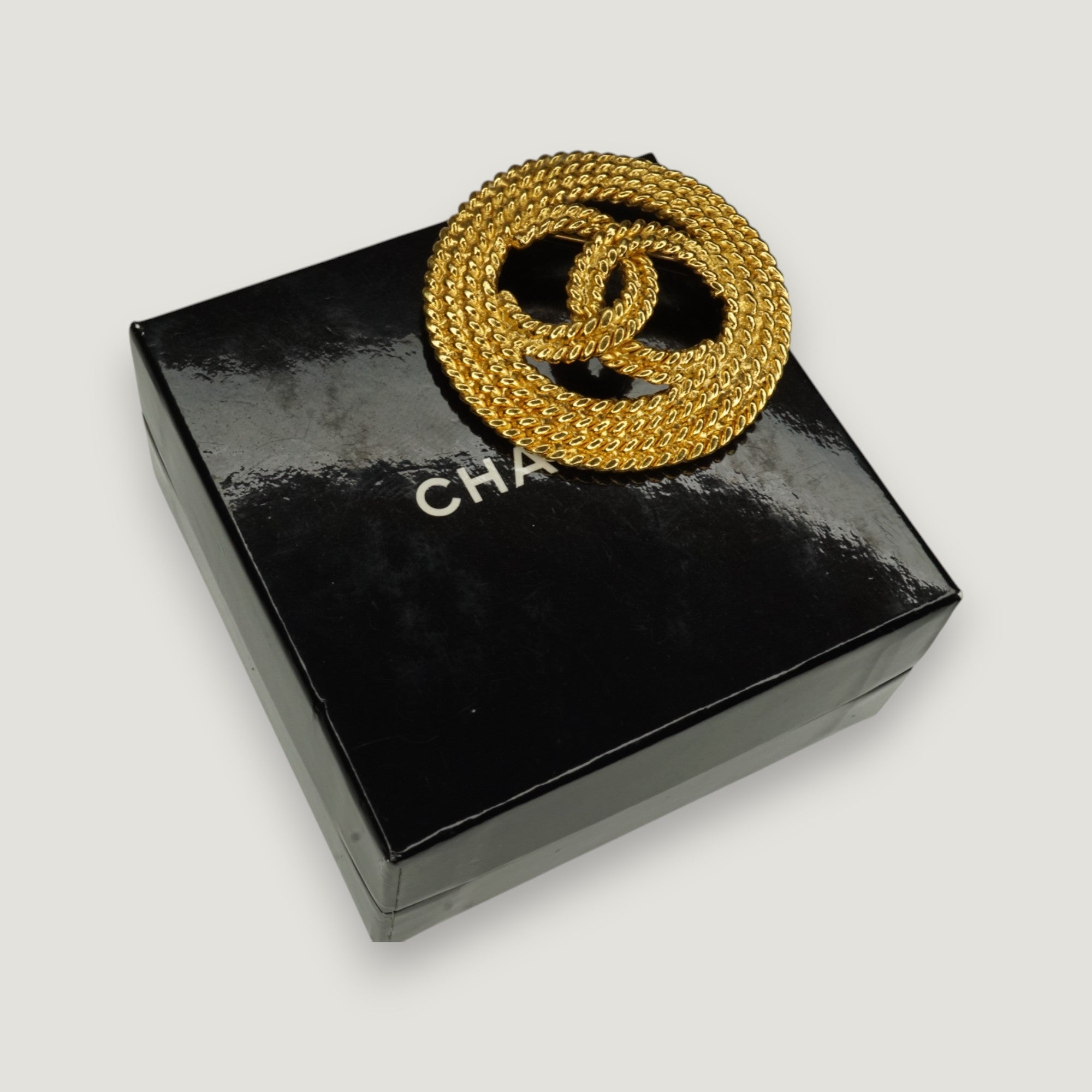 Chanel Brooch Handbag Luxury Designer Handbag 39