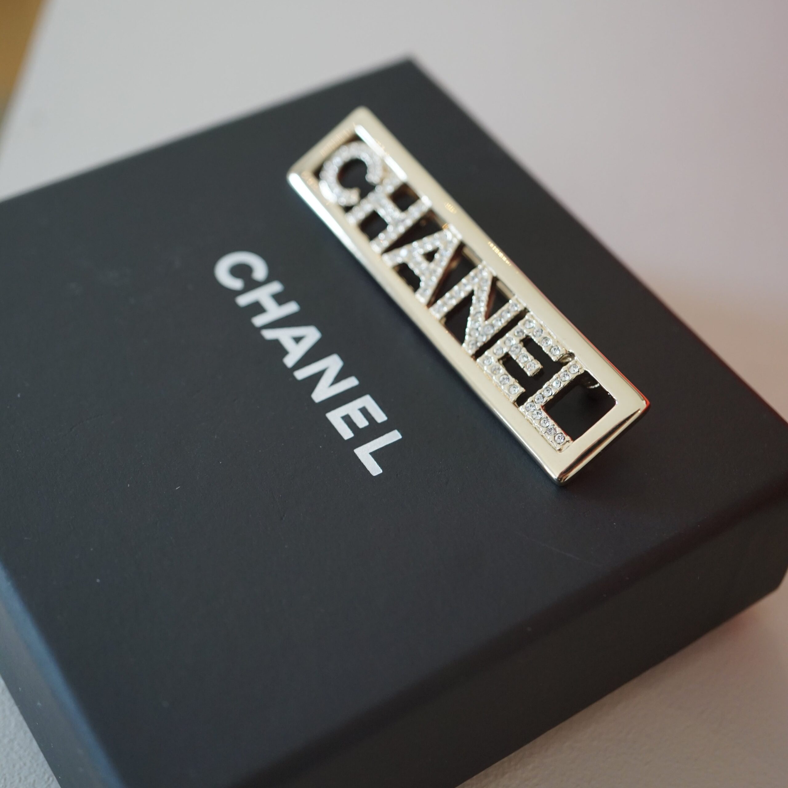 Chanel Brooch Handbag Luxury Designer Handbag 49