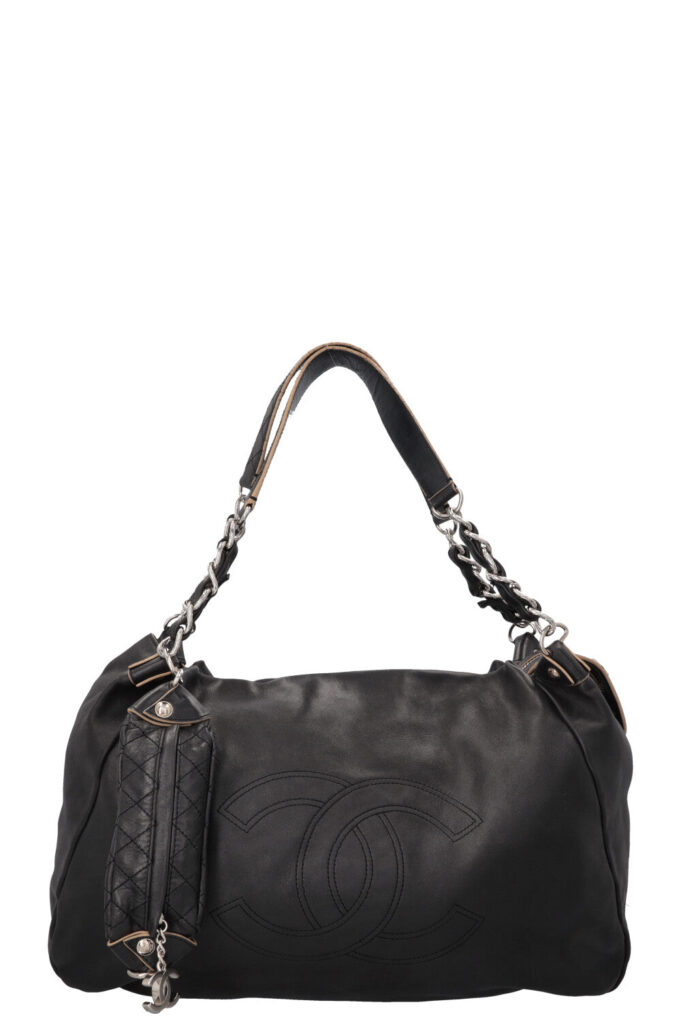 CHANEL CC Hobo Tote Leather Black | Studio Nafay