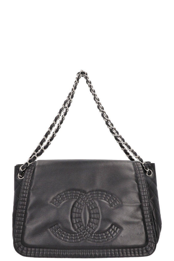 CHANEL CC Flap Bag Leather Black | Studio Nafay