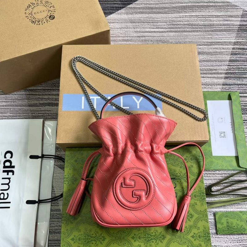 حقيبة دلو بلوندي Gucci GG