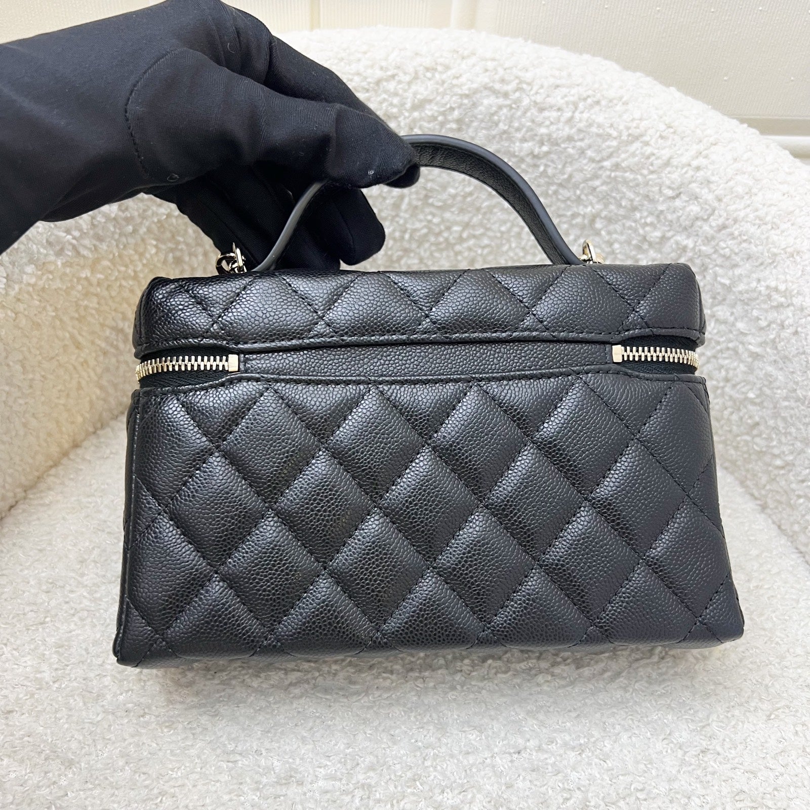 [BN – Local Set – July ] Chanel 25B Vanity / Clutch with Chain (LP Style Bag) in Black Caviar and LGHW (Model: )