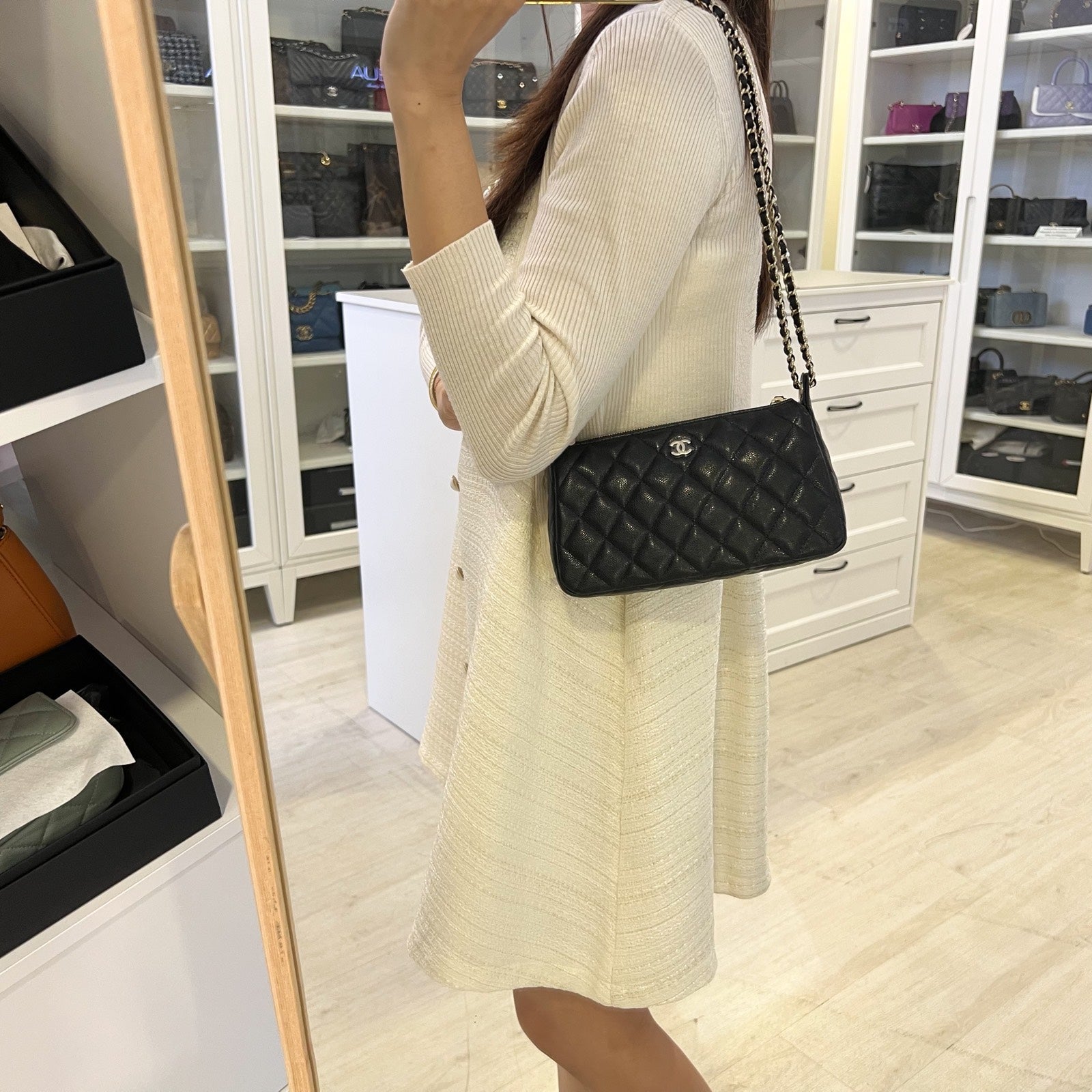 [BN – Local Set – July ] Chanel 25A Clutch with Chain in Black Caviar GHW (Model: )