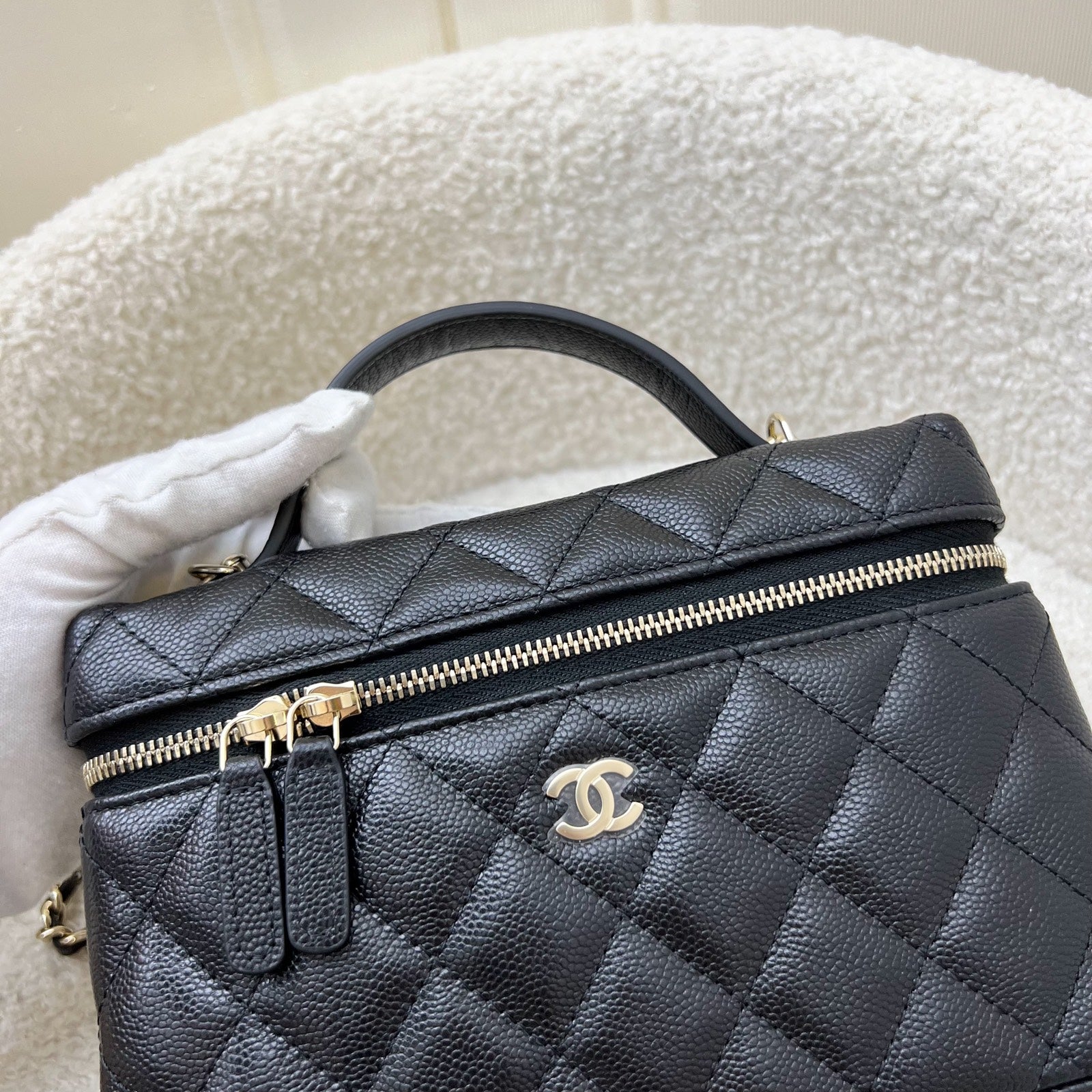[Brand New July ] Chanel 25B Vanity / Clutch with Chain (LP Style Bag) in Black Caviar and LGHW
