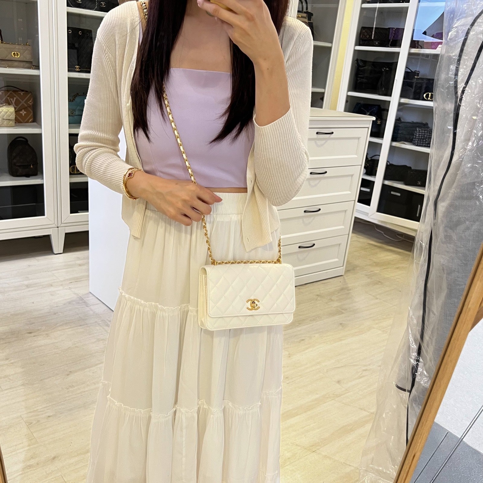 Chanel Seasonal Wallet on Chain WOC in White Lambskin and GHW (Model: ) Crossbody