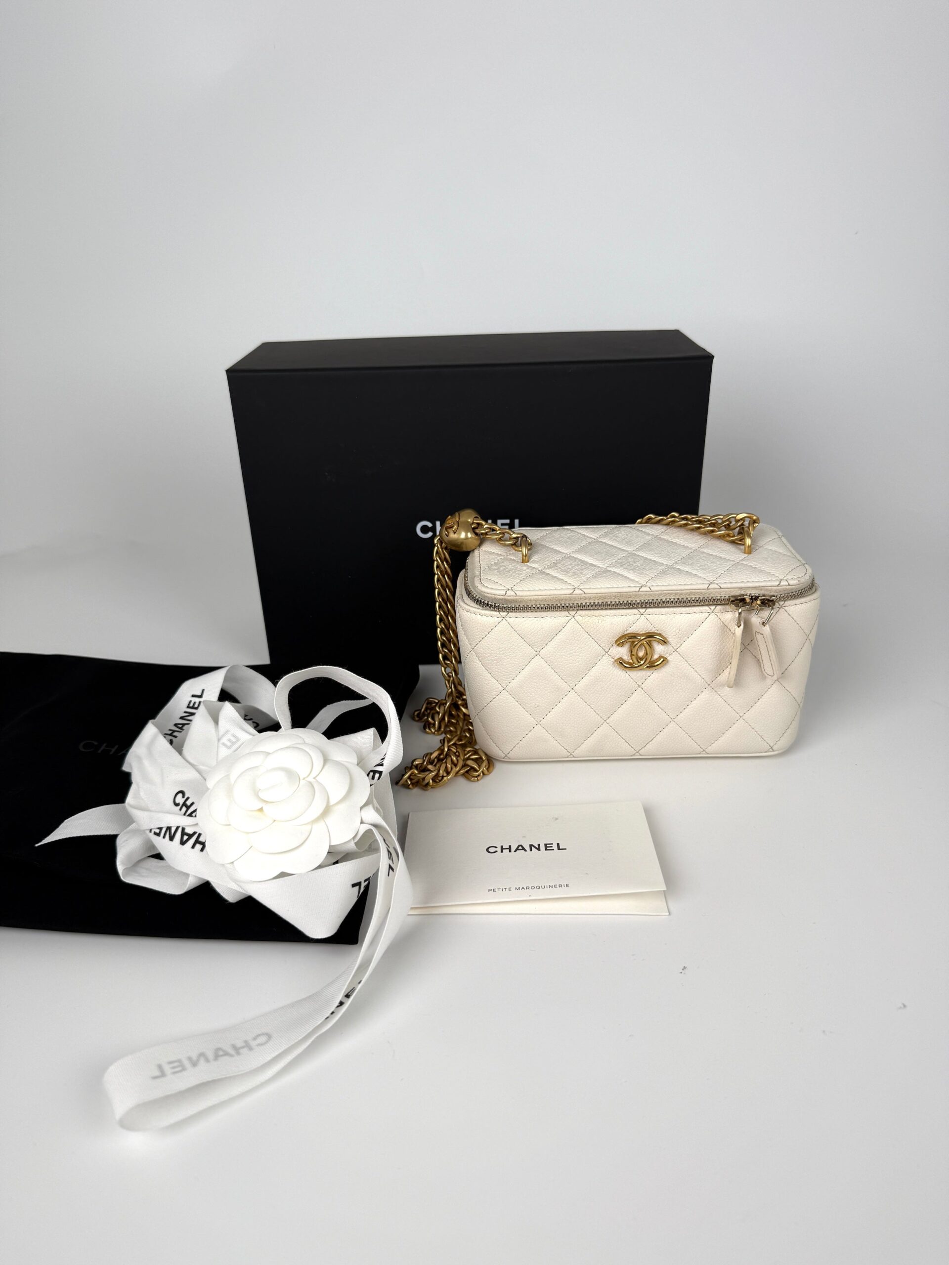 CHANEL White Sweetheart Caviar Vanity Case CC Chain Crossbody Bag